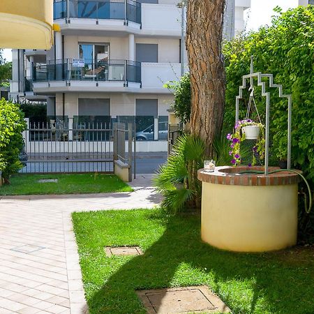 Residenza Raggio Appartement Riccione Buitenkant foto