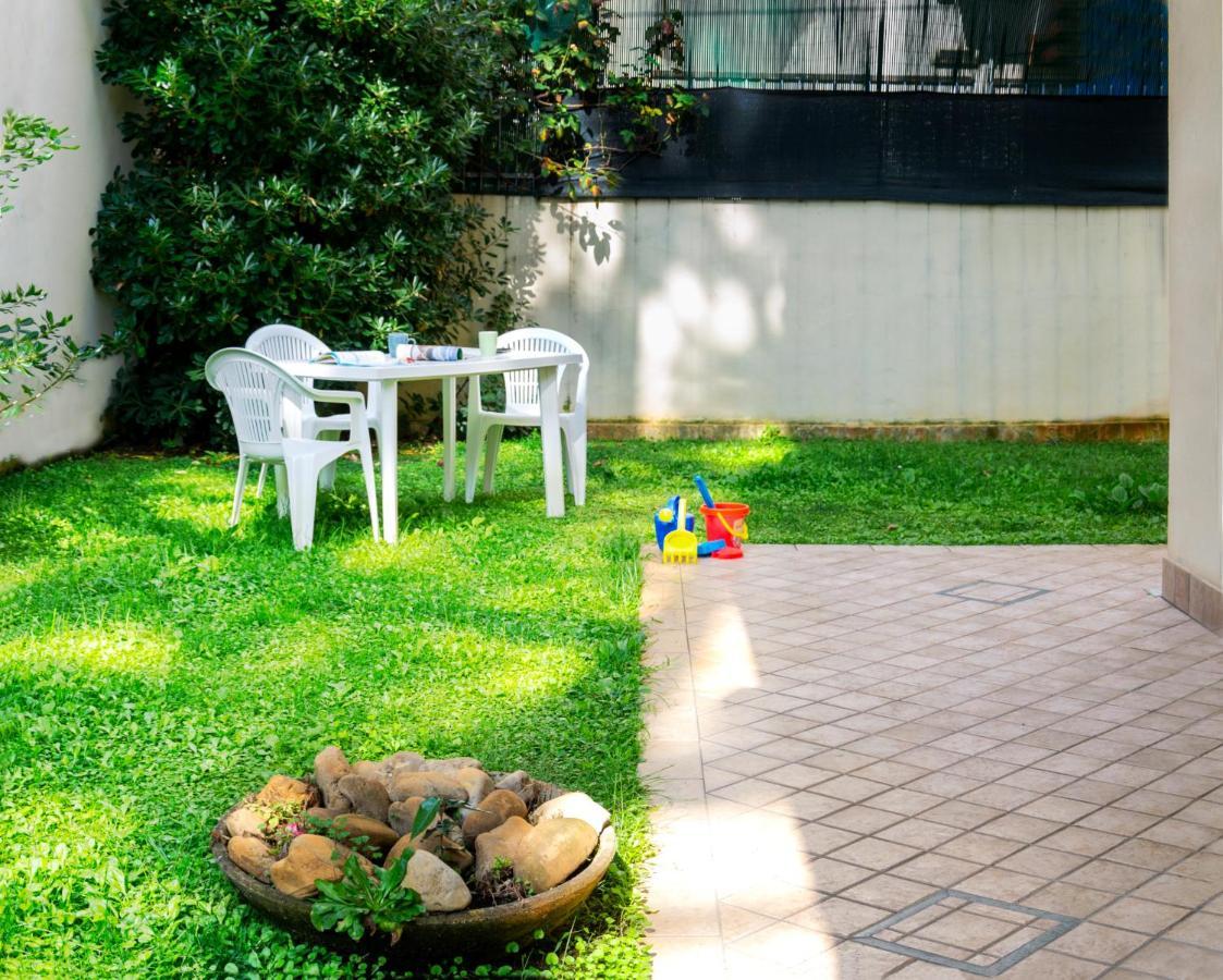 Residenza Raggio Appartement Riccione Buitenkant foto