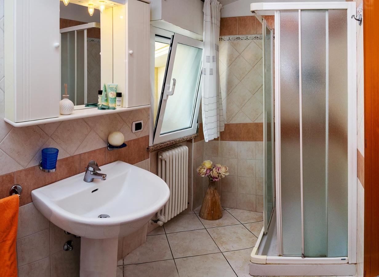 Residenza Raggio Appartement Riccione Buitenkant foto