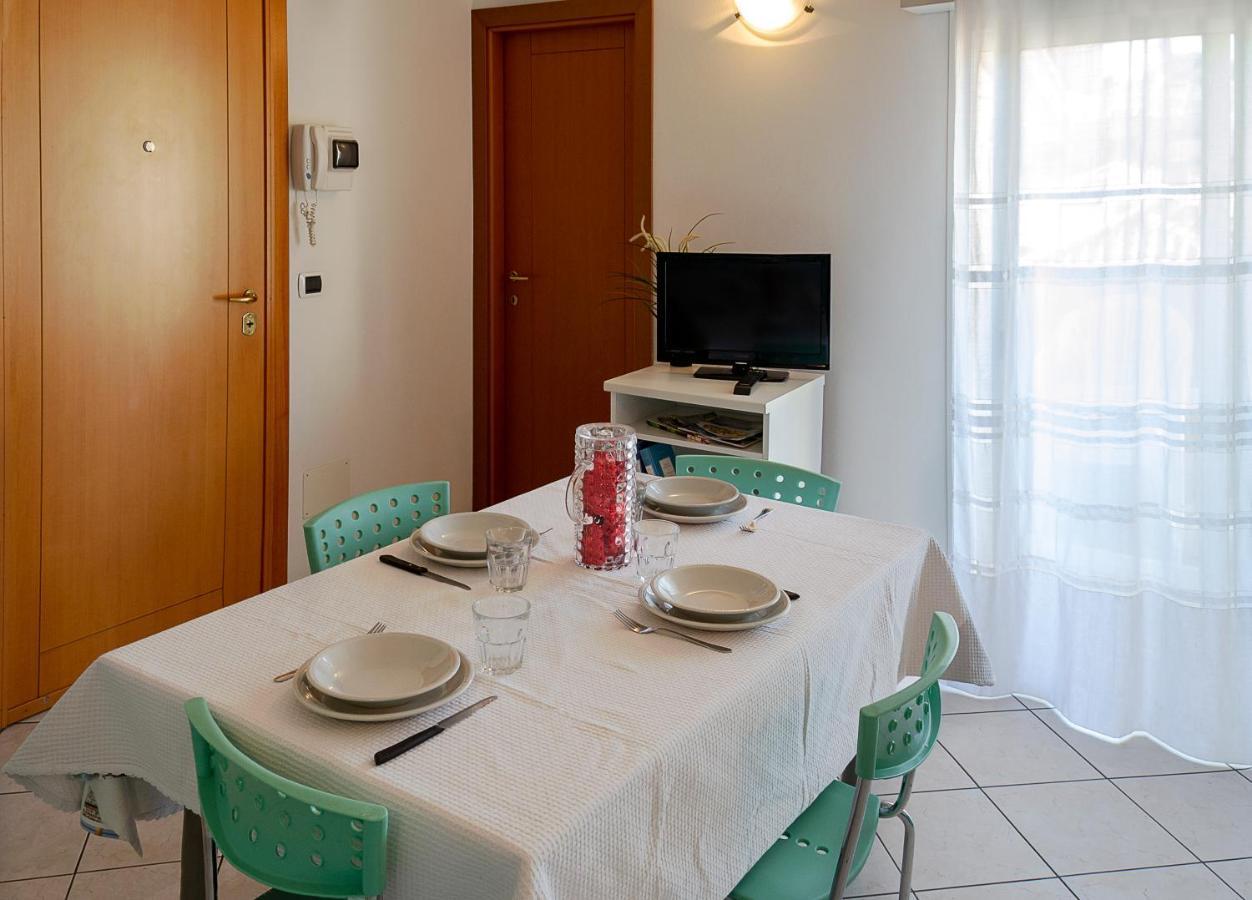 Residenza Raggio Appartement Riccione Buitenkant foto